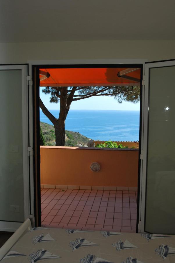 Grotta Azzurra Apartment - Cavoli - Terrazza Vista Mare, Clima E Parcheggio San Piero in Campo  Экстерьер фото