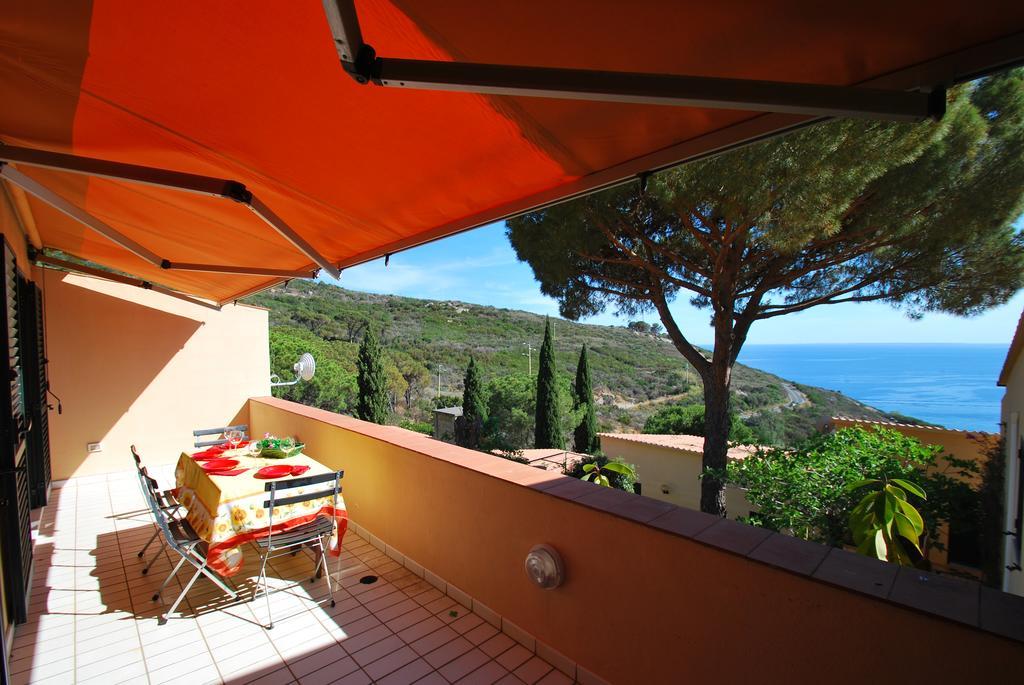 Grotta Azzurra Apartment - Cavoli - Terrazza Vista Mare, Clima E Parcheggio San Piero in Campo  Экстерьер фото